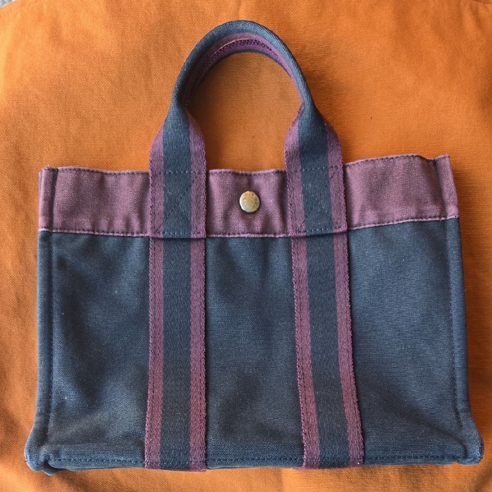Hermes Tote Bag With Structured Design